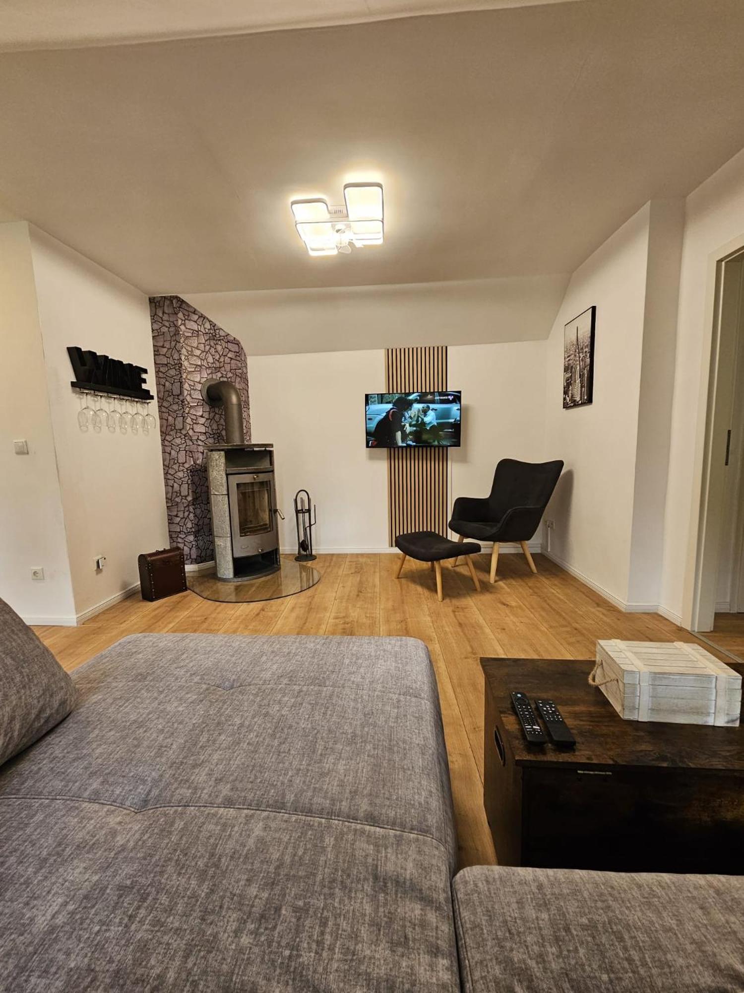 Tautraum Suite Mit Whirlpool Und Gruenem Ausblick Wilhelmshaven Luaran gambar